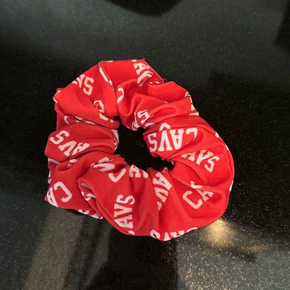 CAVS scrunchie